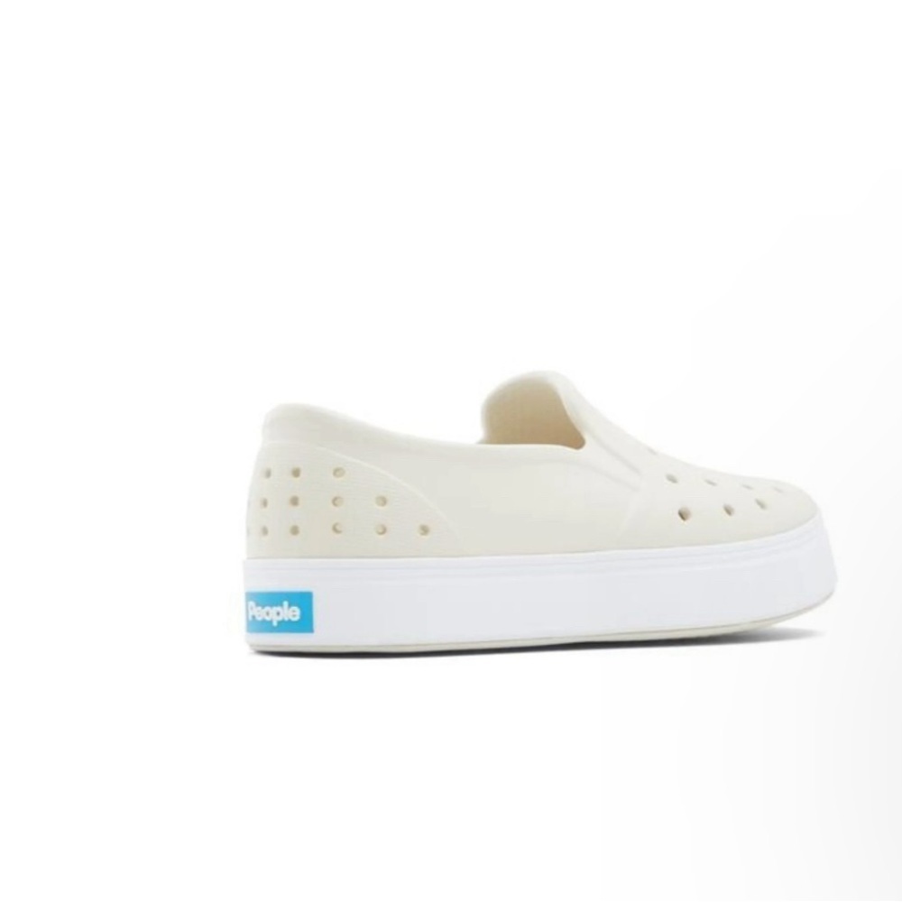 Kids Beige Slip-On Water Shoes like preppy crocs - Picture 4 of 5